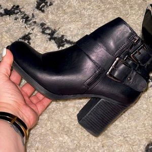 Torrid side buckle booties, SZ 8W
